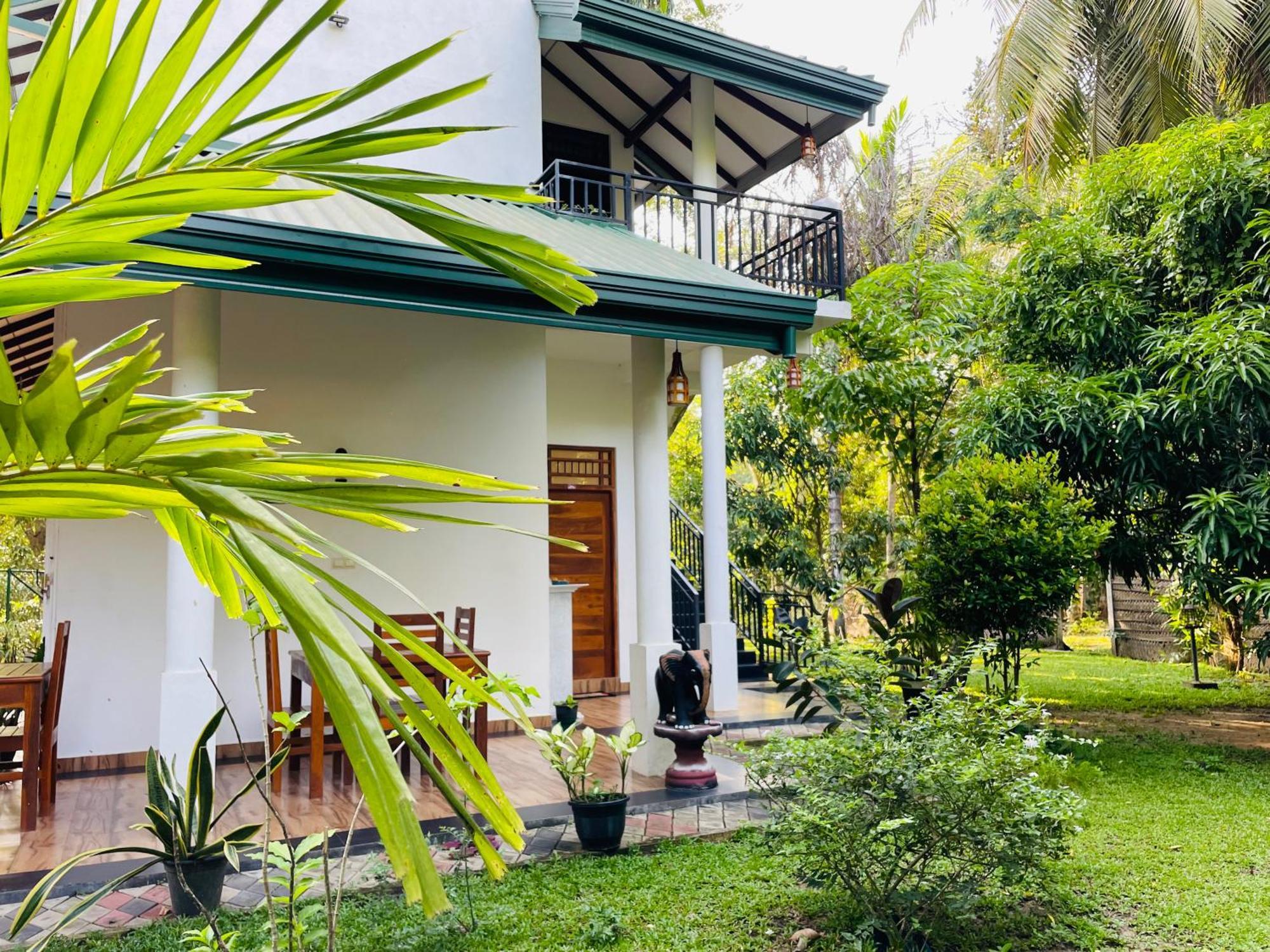 Yala Safari River View Hotel Тиссамахарама Экстерьер фото