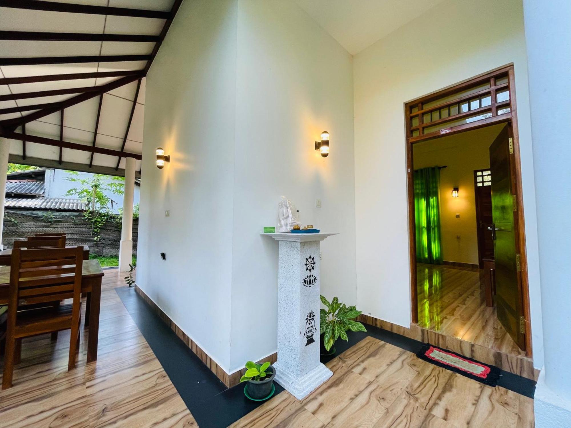 Yala Safari River View Hotel Тиссамахарама Экстерьер фото