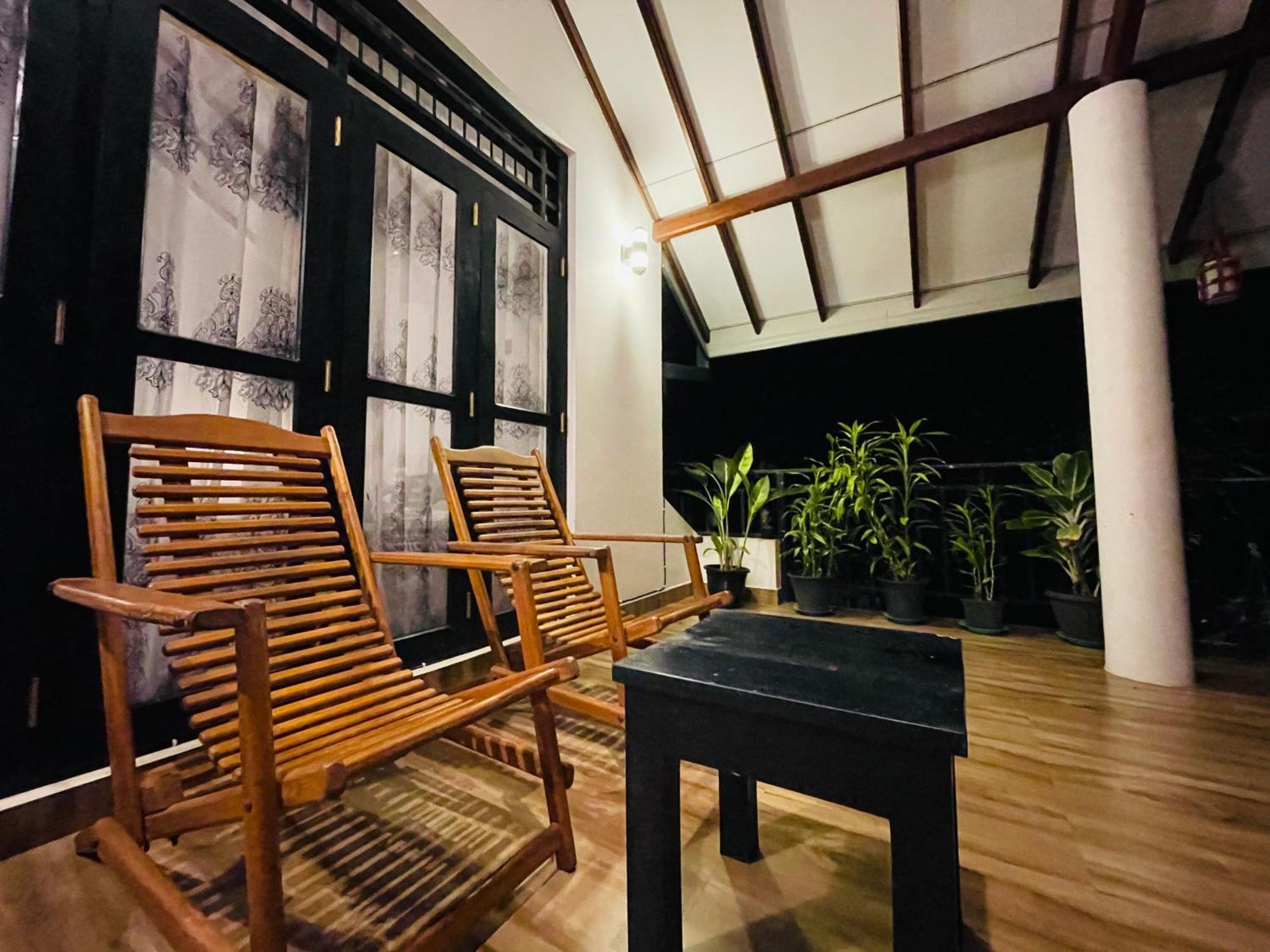 Yala Safari River View Hotel Тиссамахарама Экстерьер фото